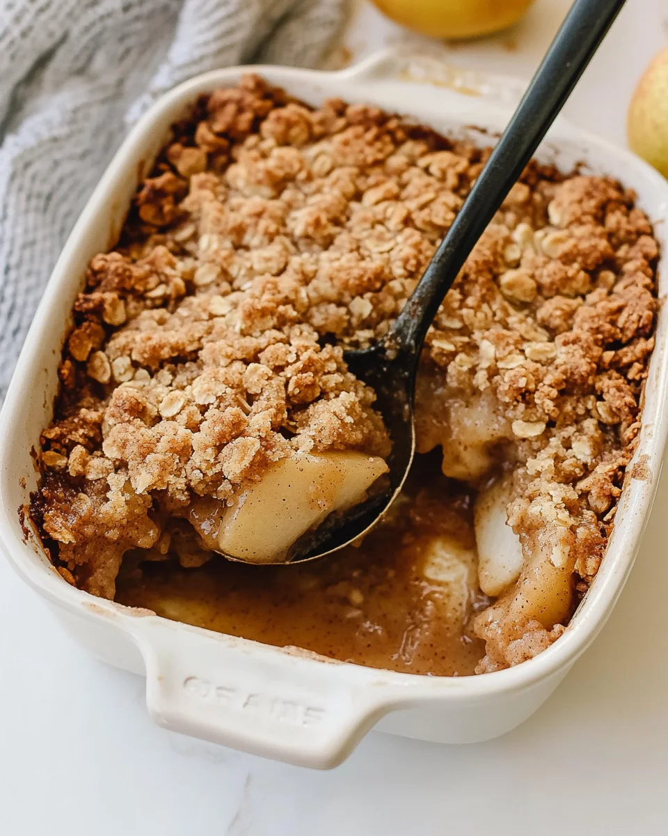 Cinnamon Pear Crisp: A Warm and Comforting Dessert