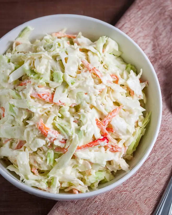 Creamy Southern-Style Coleslaw: A Flavorful Delight!