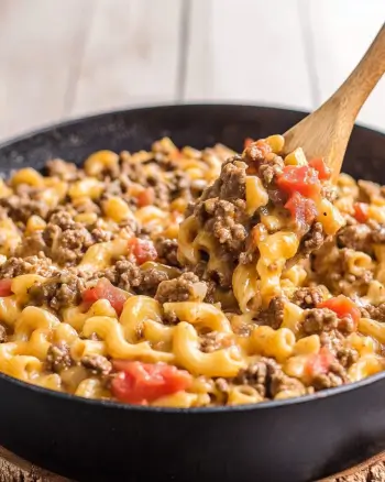 One-Pan Cheesy Beef Pasta: A Quick Meal Delight!
